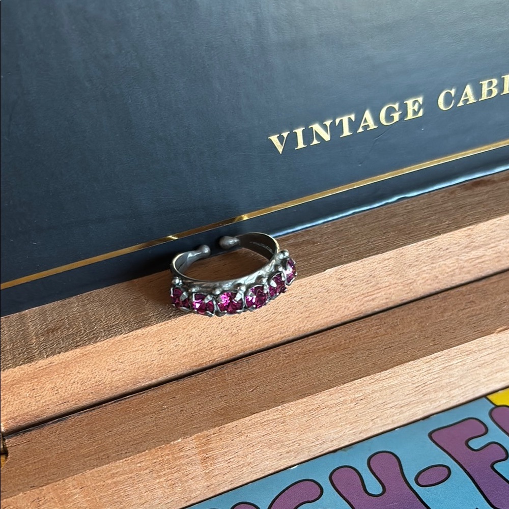 Elegant Silver and Hot Pink/purplish Gemstone adjustable Ring (approx size 5)